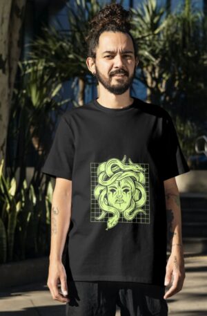 Snake Lady – Unisex T-Shirt